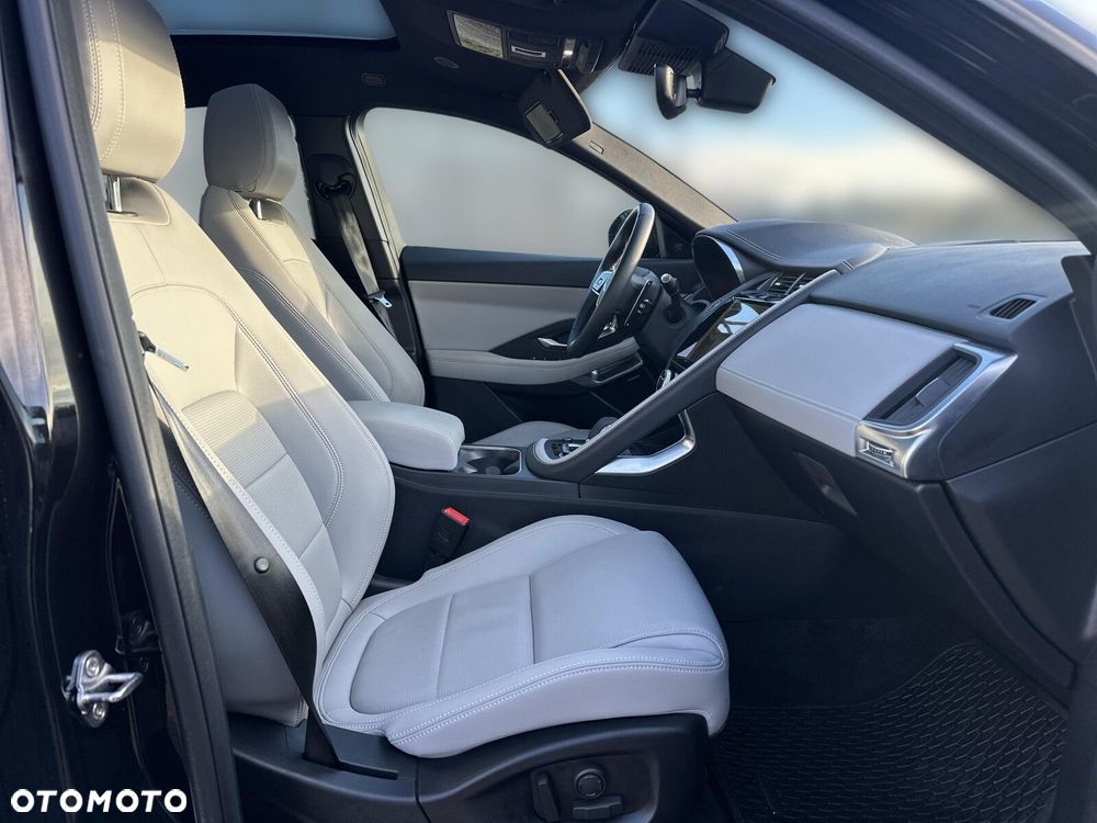 Jaguar E-Pace - 13
