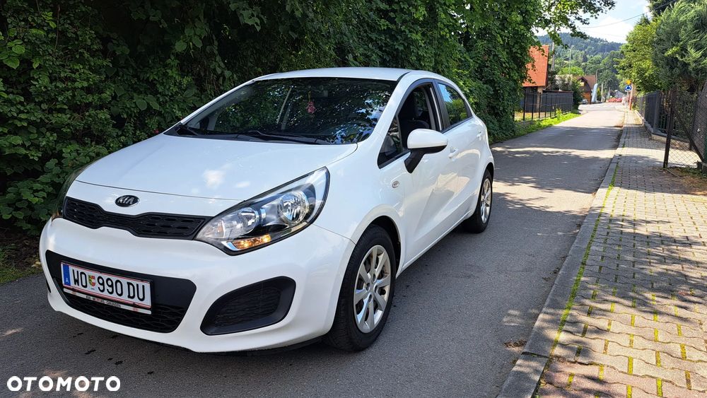 Kia Rio 1.2 L - 1