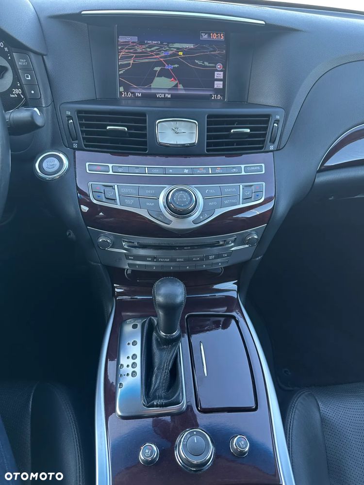 Infiniti Q70 2.2d Premium Executive - 12