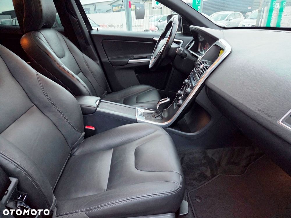 Volvo XC 60 D4 Geartronic Momentum - 29