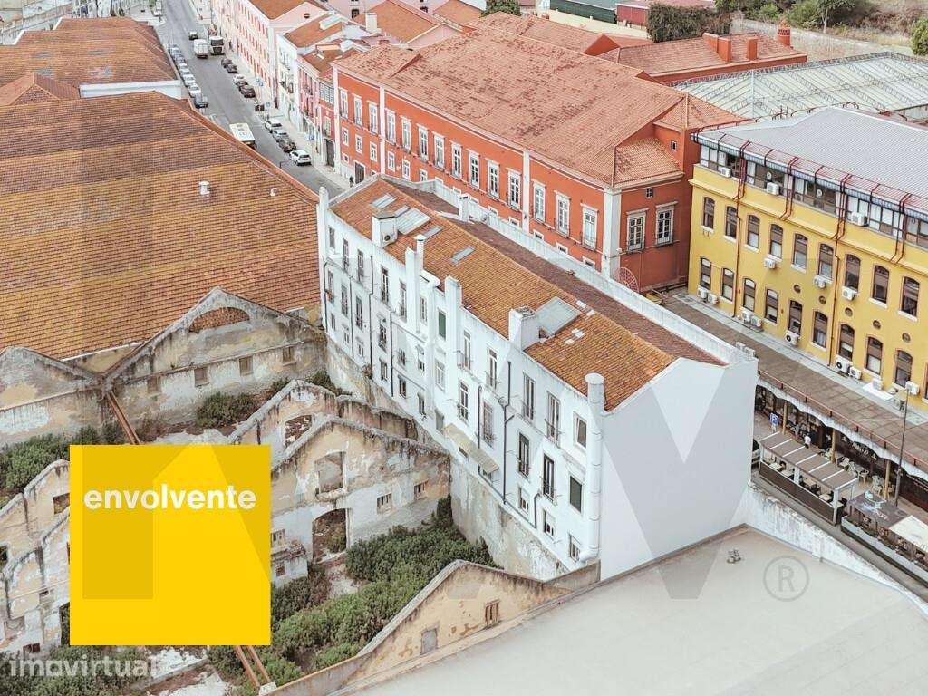 Apartamento T3 em Edifício Pombalino, Lareira, Sótão, Vista Rio – Rua - Grande imagem: 5/50