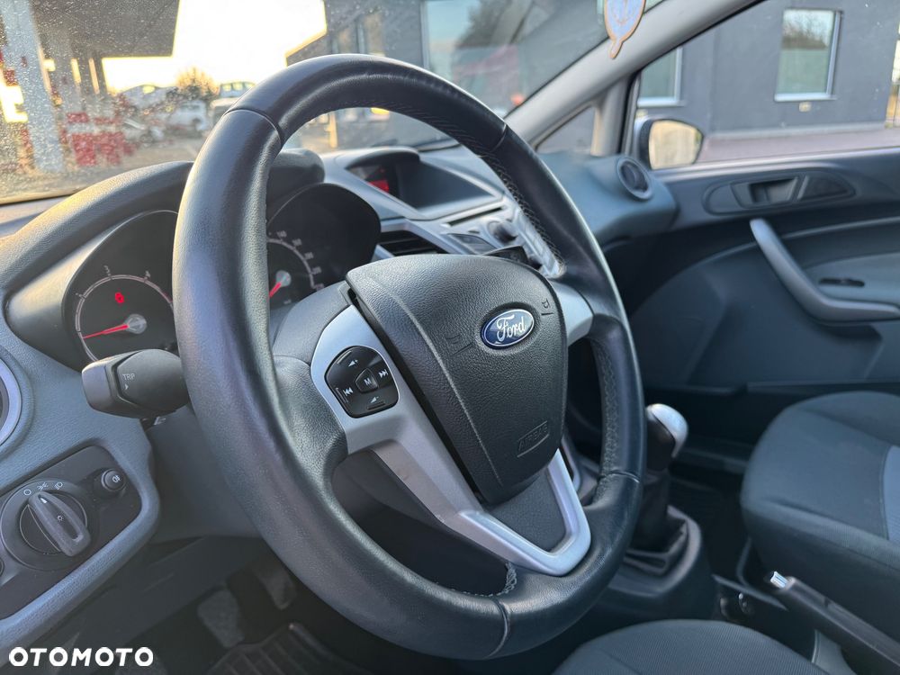 Ford Fiesta 1.6 TDCi DPF Trend - 18
