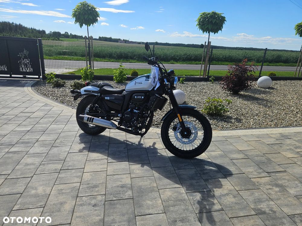 Junak M18 - 4