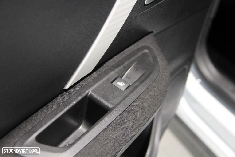 Citroën C4 X 1.2 Hybrid Plus e-DSC6 - 29