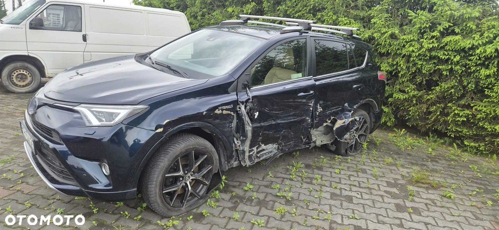 Toyota RAV4 - 1