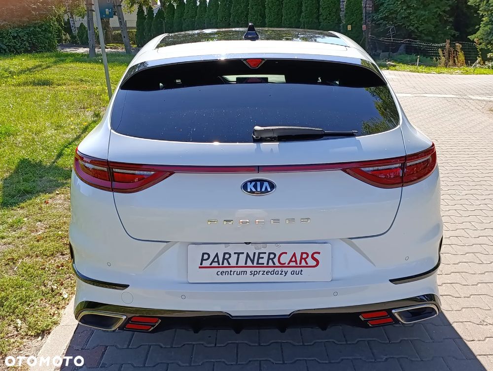 Kia ProCeed 1.6 T-GDI GT DCT - 9