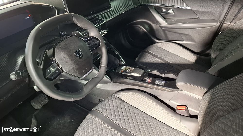 Peugeot 2008 1.2 Hybrid Allure e-DCS6 - 14