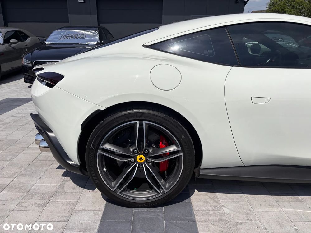 Ferrari Roma - 10