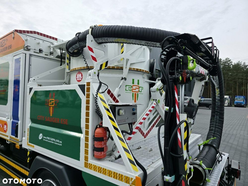 Mitsubishi CANTER odkurzacz koparka ssąca substancje sypkie CITY SAUGER - 18