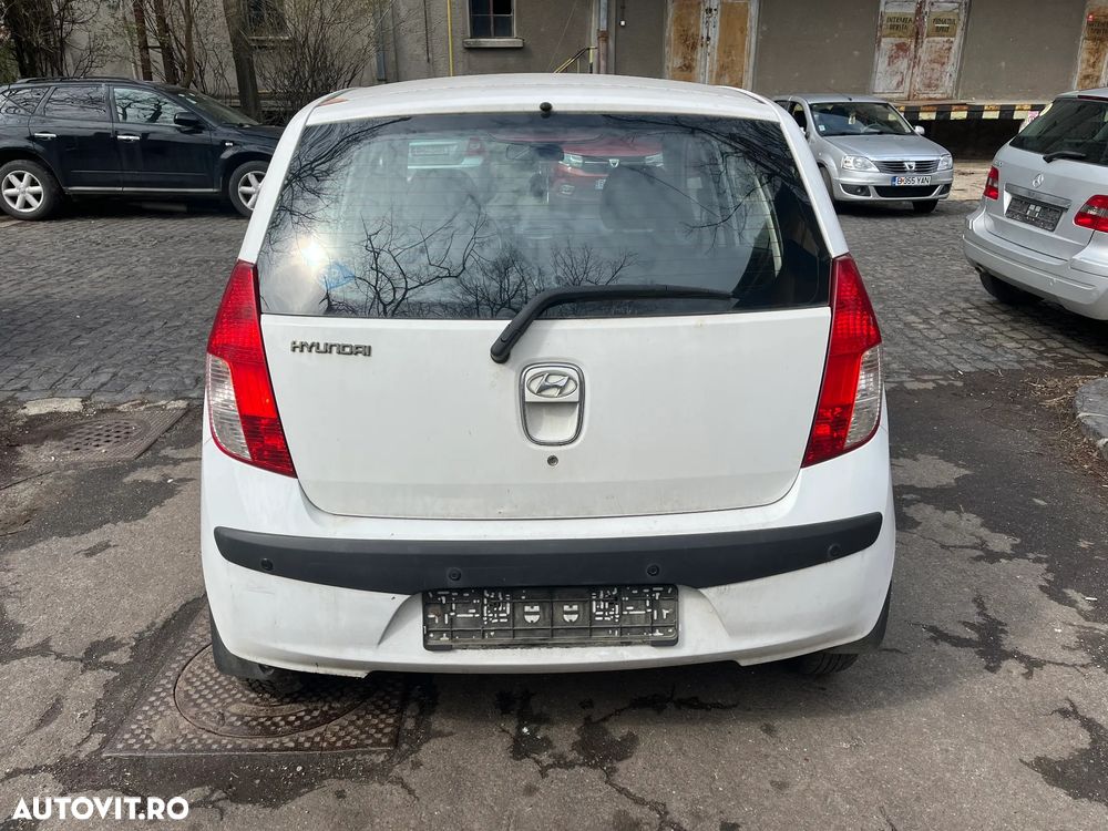 Dezmembrez Hyundai I10 alb 2008 1,1 benzina 48,5KW - 9