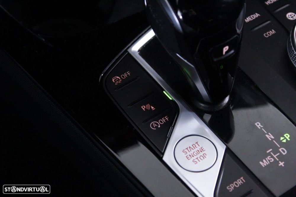 BMW 116 d Pack Desportivo M Auto - 30