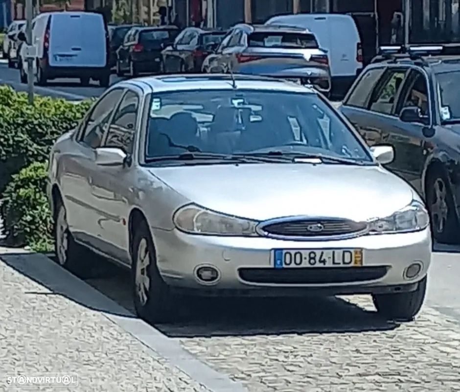 Ford Mondeo 2.0i Ghia Executive - 4