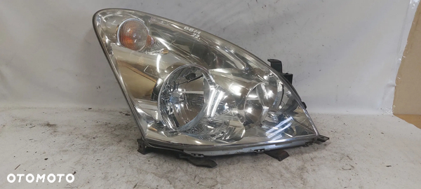 .  PRZOD PRZEDNIA LAMPA PRAWA SUZUKI SPLASH