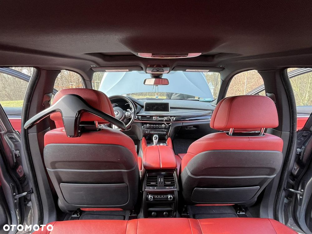 BMW X6 xDrive50i - 26