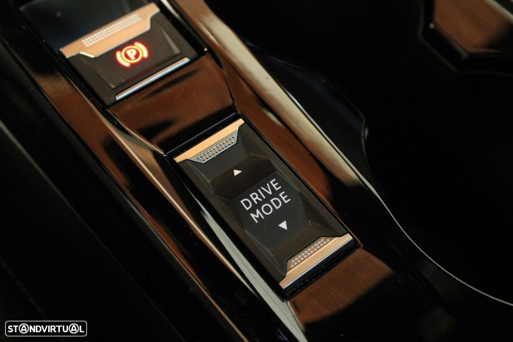 Peugeot e-2008 GT Pack - 34