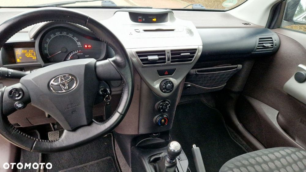 Toyota iQ 1.0 Sol - 13