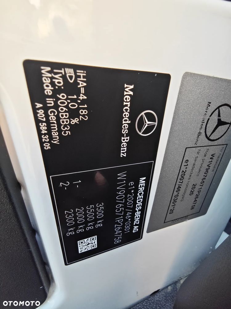Mercedes-Benz Sprinter - 22