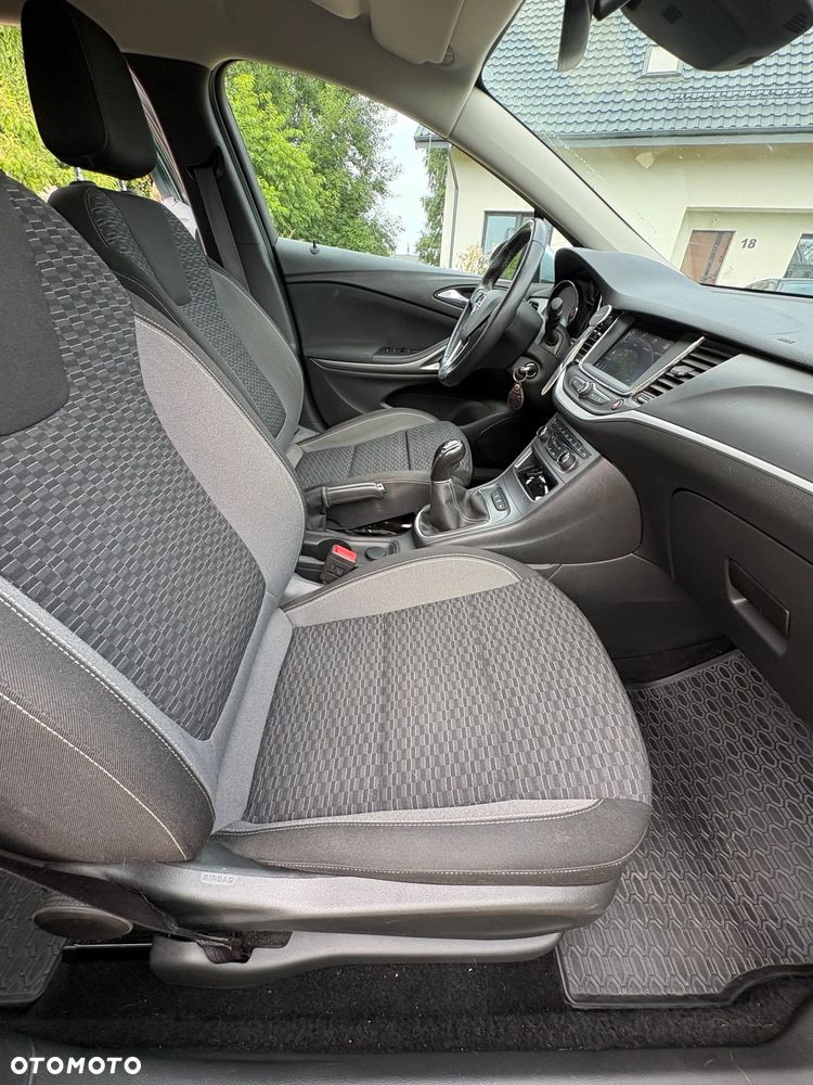 Opel Astra 1.2 T Edition S&S - 9