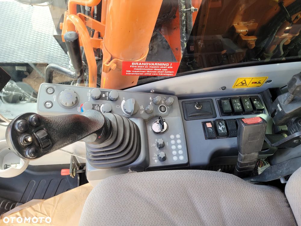 Hitachi ZX 140W / ROTOTILT ze szczypcami / system GPS 3D LEICA / - 25