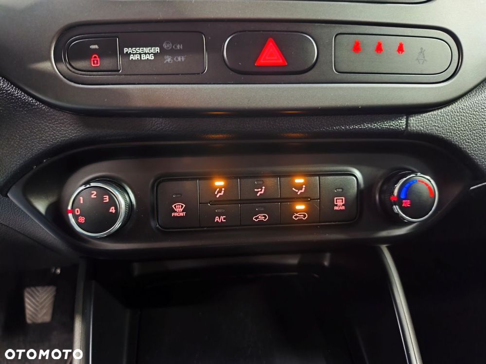 Kia Carens 1.6 GDI ISG Vision - 13