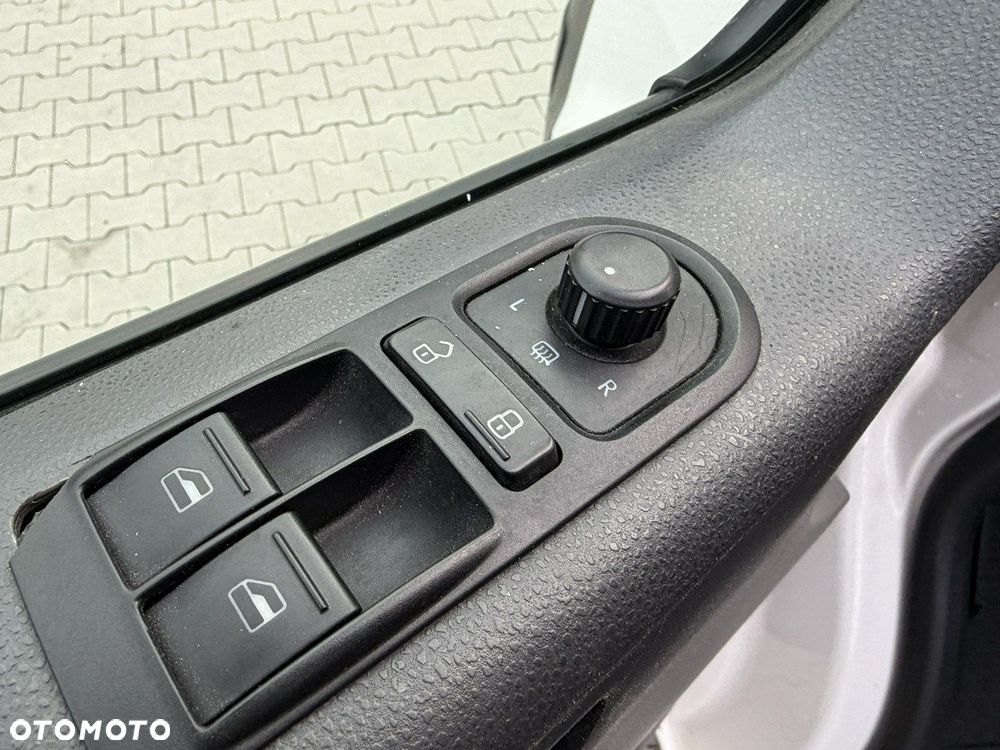 Volkswagen Transporter - 16