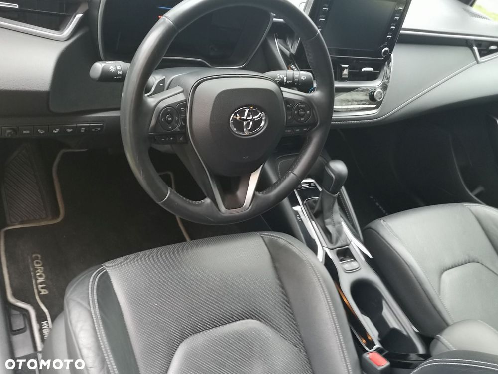 Toyota Corolla 2.0 Hybrid Executive - 8