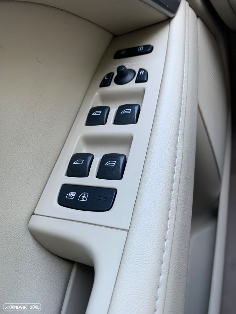 Volvo XC 70 2.0 D4 Momentum Start/Stop - 16