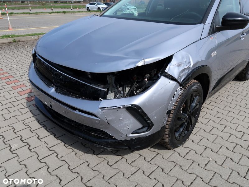 Opel Grandland 1.2 T GS S&S - 10