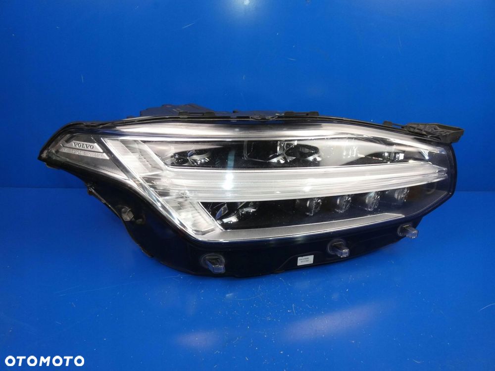 VOLVO XC90 II LAMPA PRAWY PRZÓD FULL LED WERSJA UK - STAN JAK NA FOTO - 1
