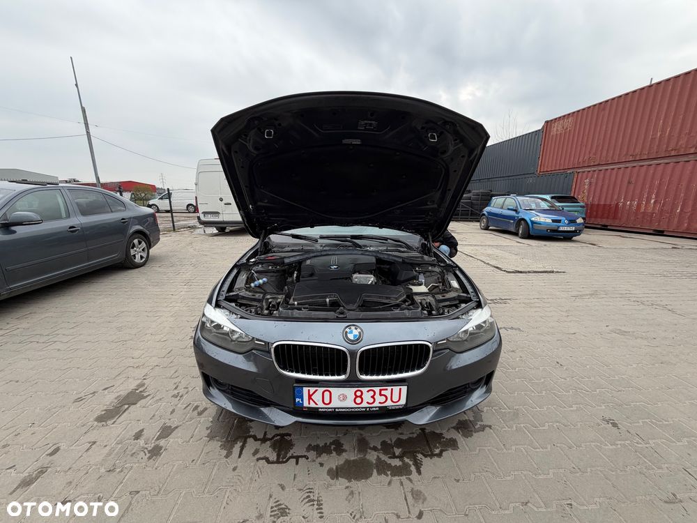 BMW Seria 3 328i xDrive Luxury Line - 26