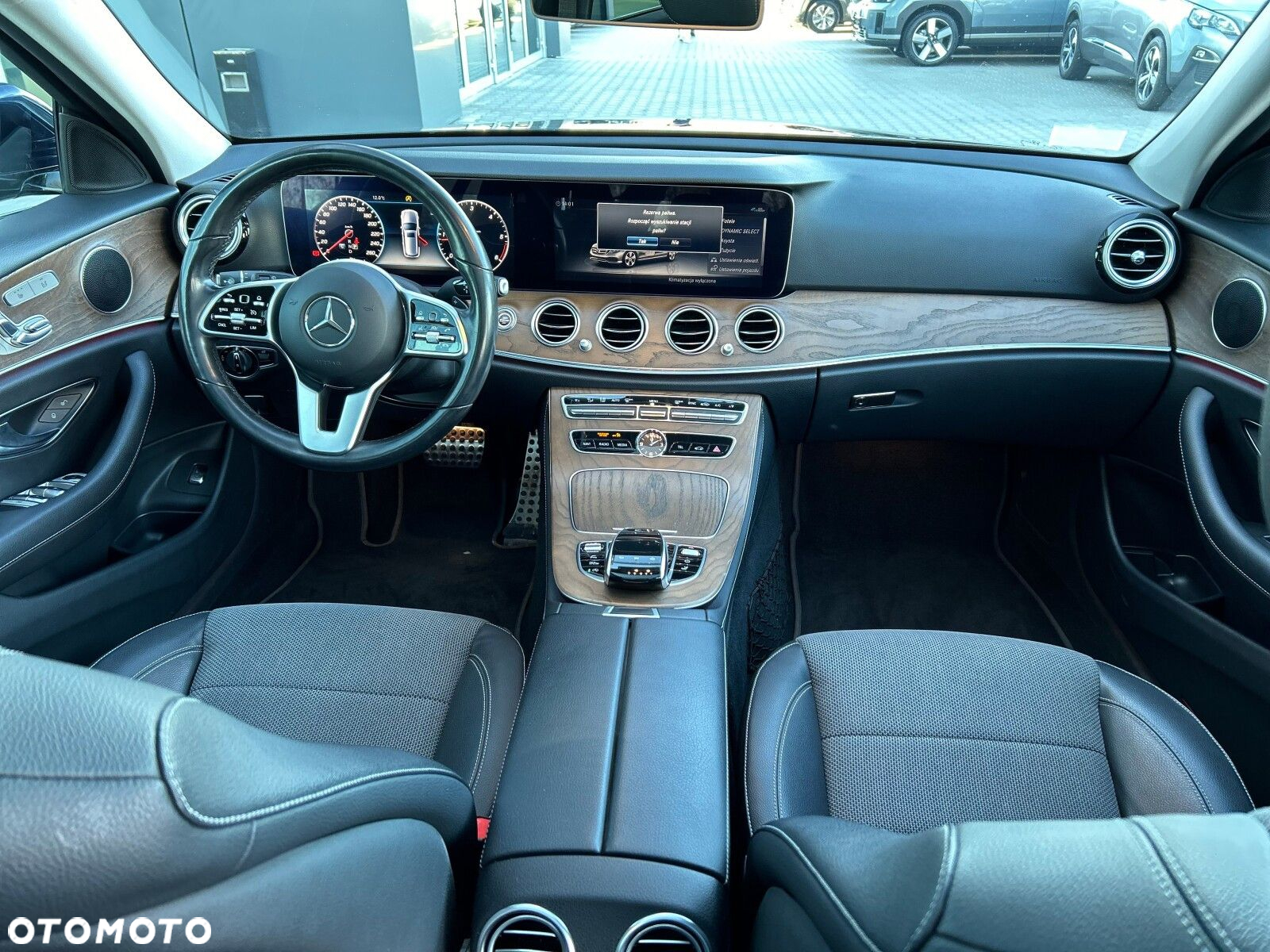 Mercedes-Benz Klasa E 220 d 4-Matic 9G-TRONIC - 12