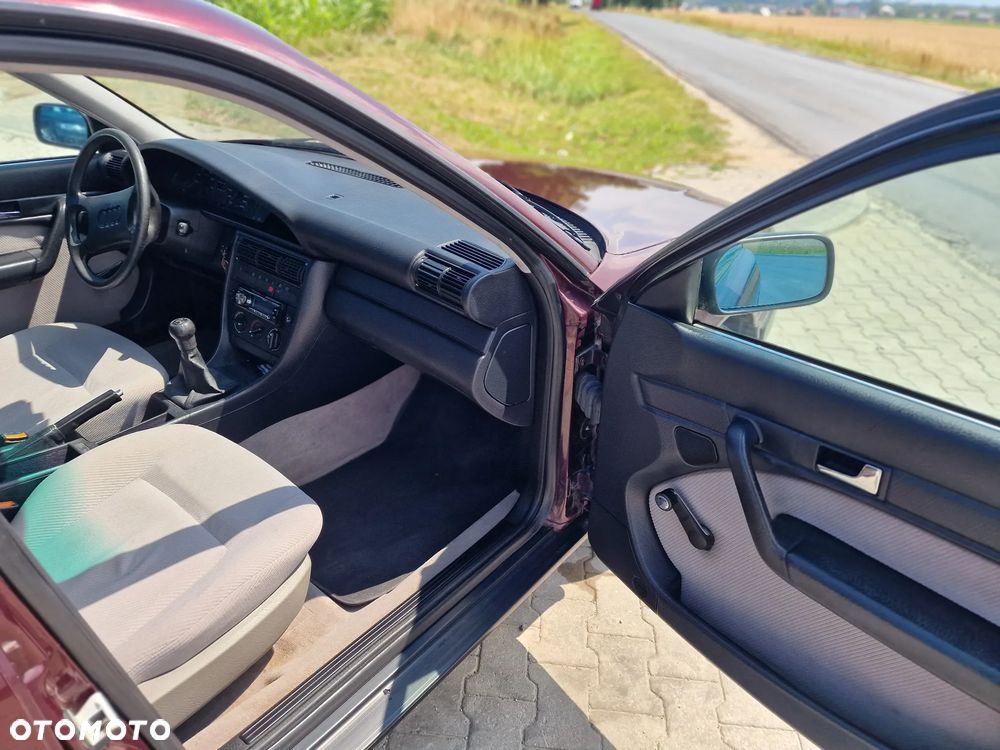 Audi 100 2.3 E - 25