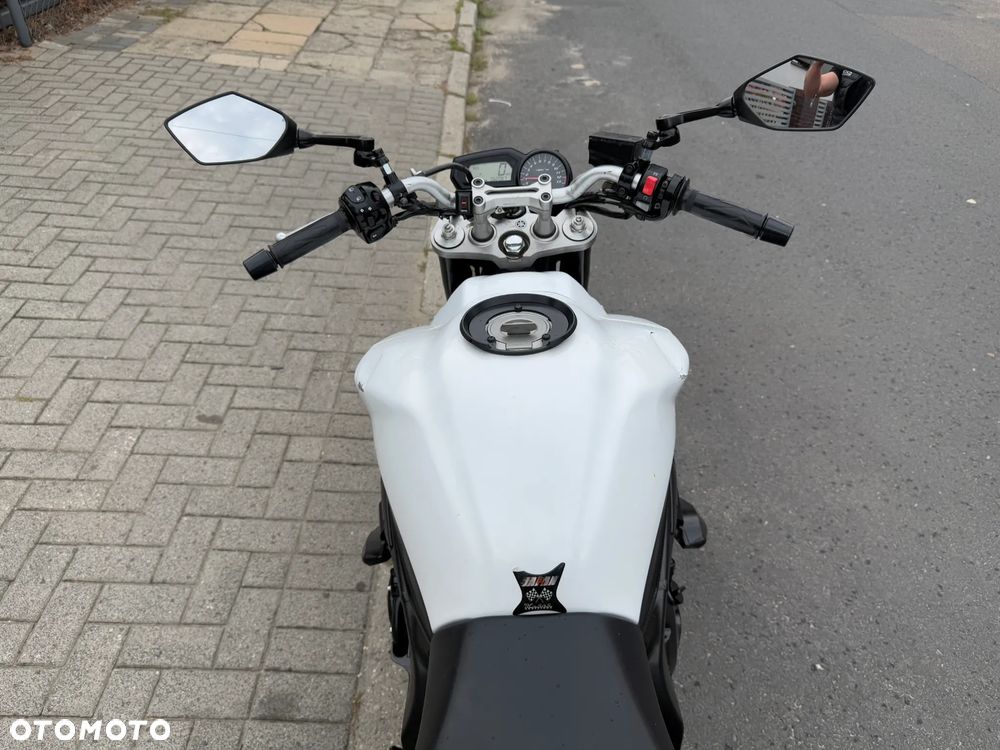 Yamaha FZ - 9
