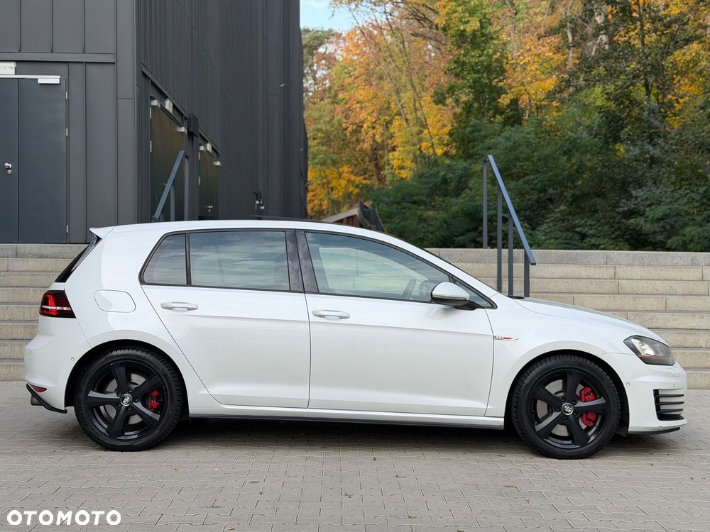 Volkswagen Golf GTI Performance BlueMotion Technology DSG - 11