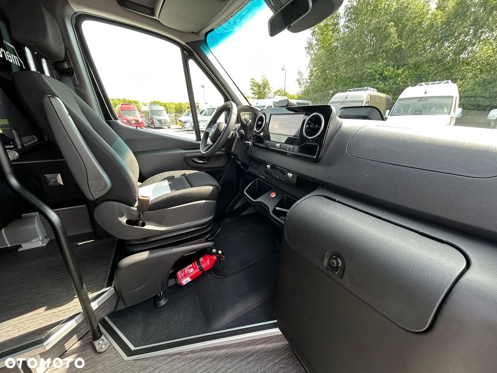Mercedes-Benz Sprinter 519 - 17