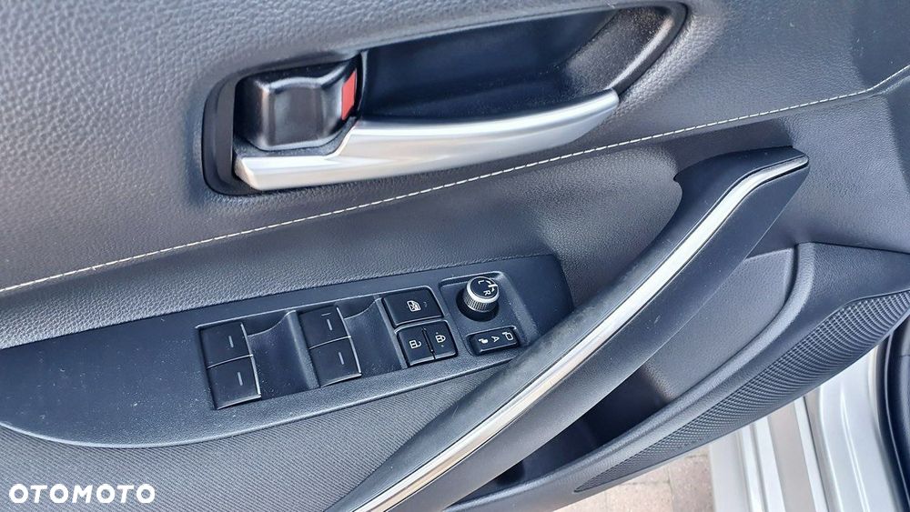 Toyota Corolla 1.8 Hybrid Comfort - 38