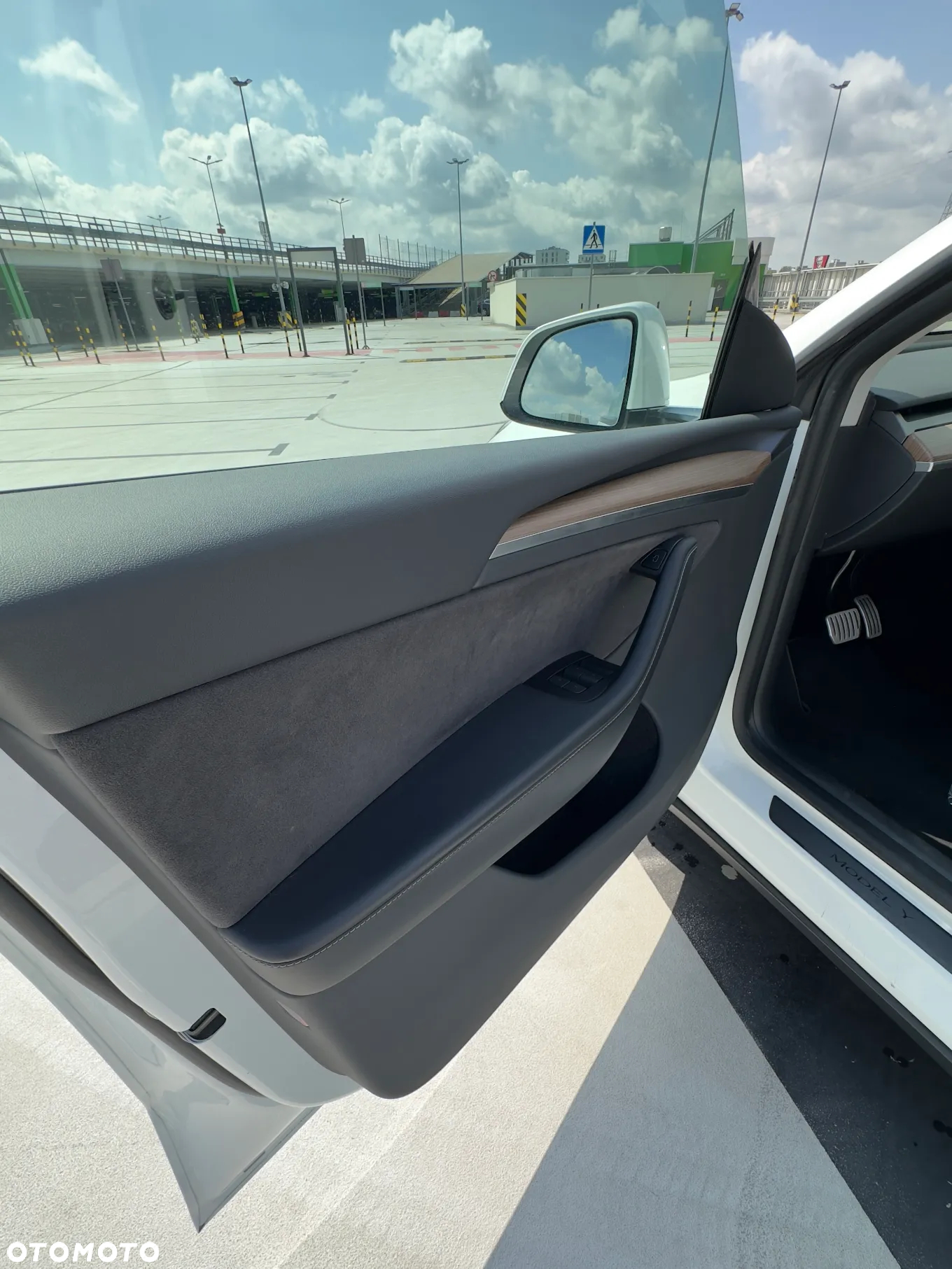 Tesla Y Performance AWD - 18