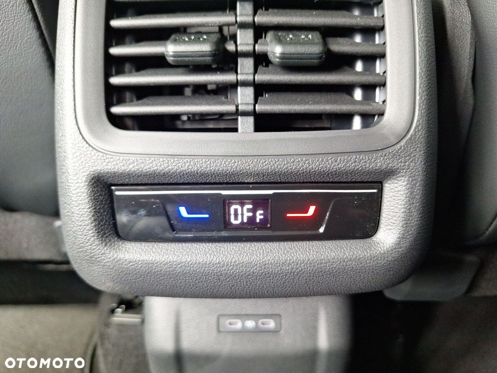 Volkswagen T-Roc 1.5 eTSI Style DSG - 21