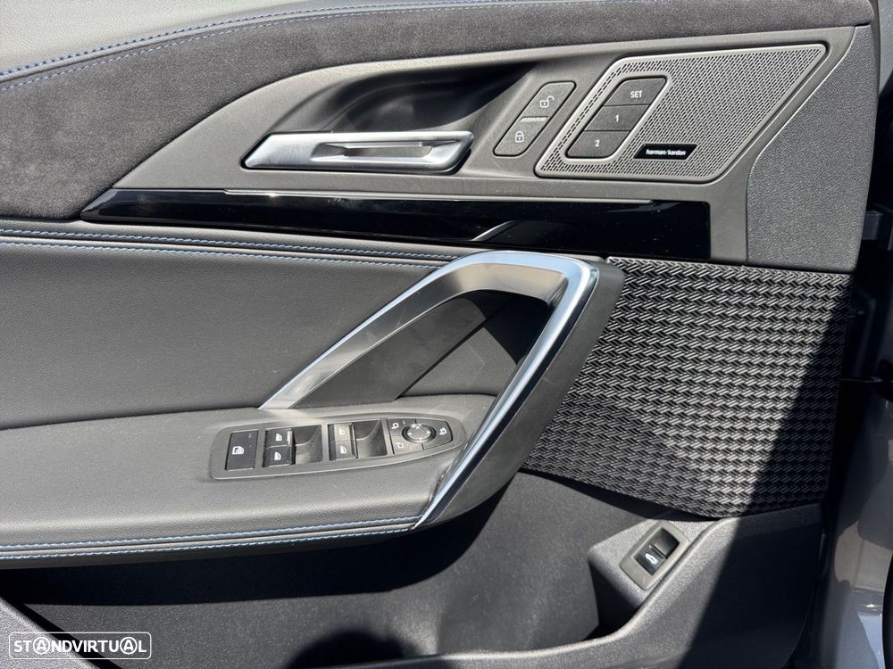 BMW iX2 eDrive20 Pack Desportivo M Pro - 12