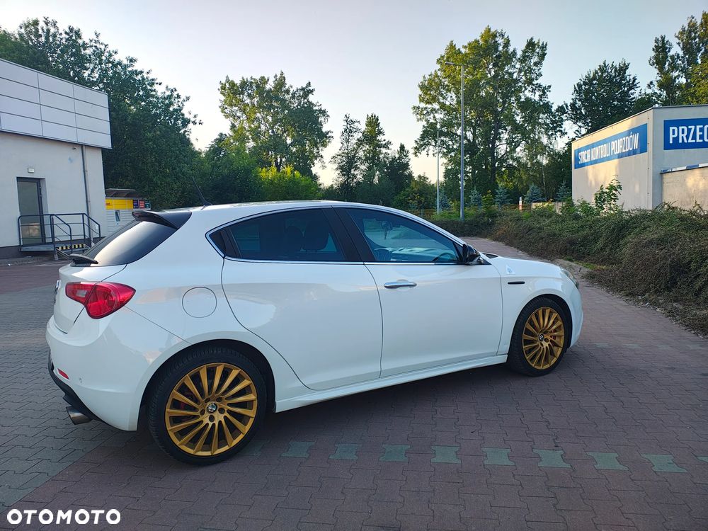 Alfa Romeo Giulietta 1750 TBi Quadrifoglio Verde - 4
