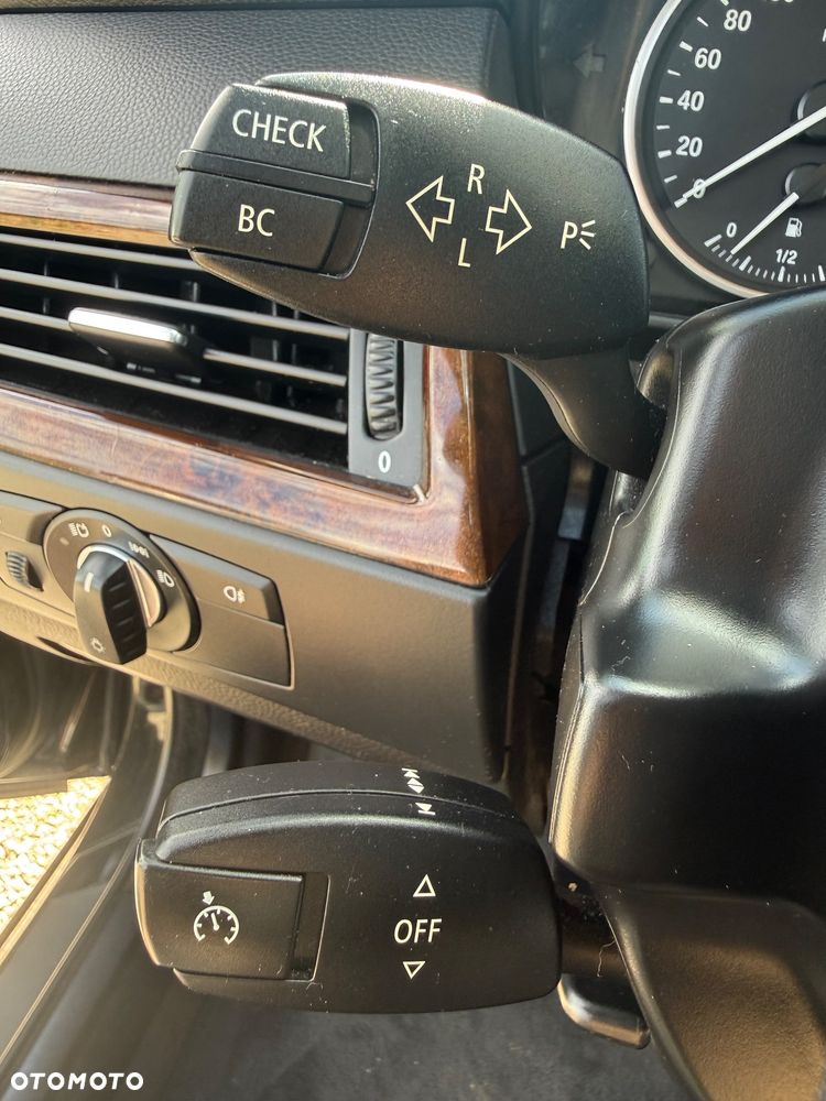 BMW Seria 5 530i - 32