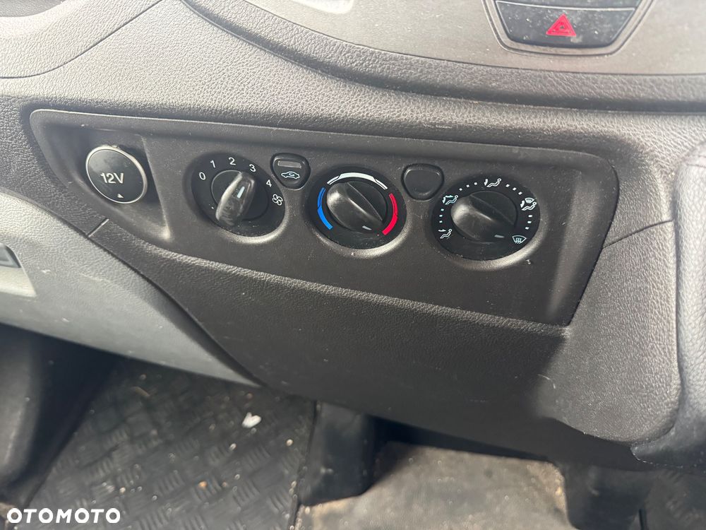 Ford Transit 2.0 Ecoblue TDCi 170 kM L3H3 - 12