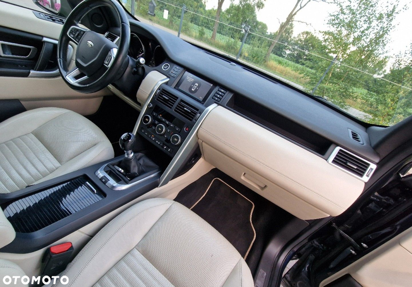 Land Rover Discovery Sport - 24