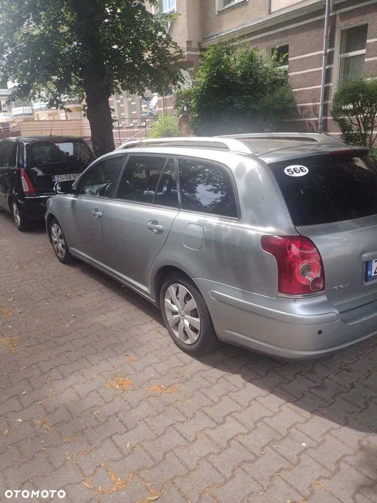 Toyota Avensis 1.8 VVT-i Sol - 3