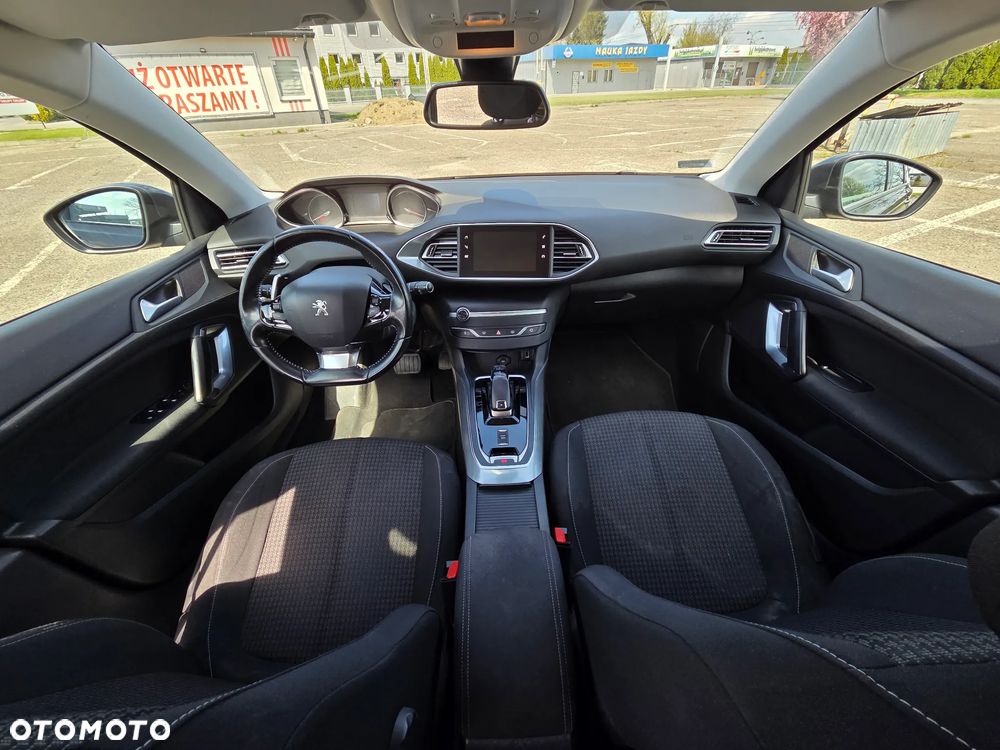 Peugeot 308 BlueHDi 130 EAT8 Stop & Start Allure - 24