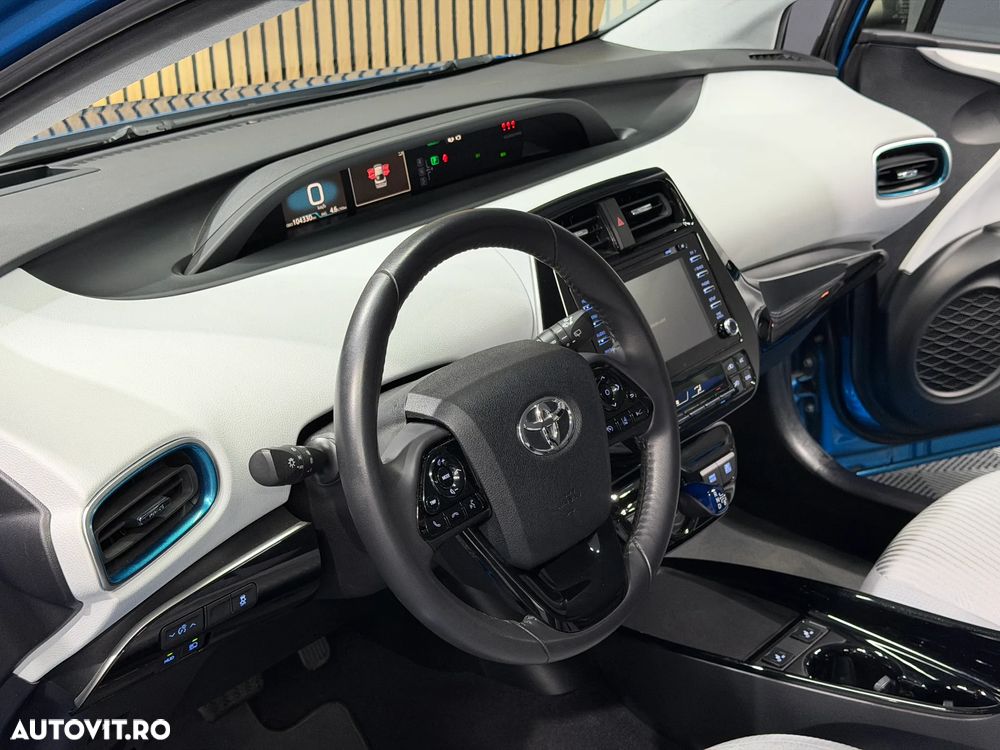 Toyota Prius Hybrid - 10