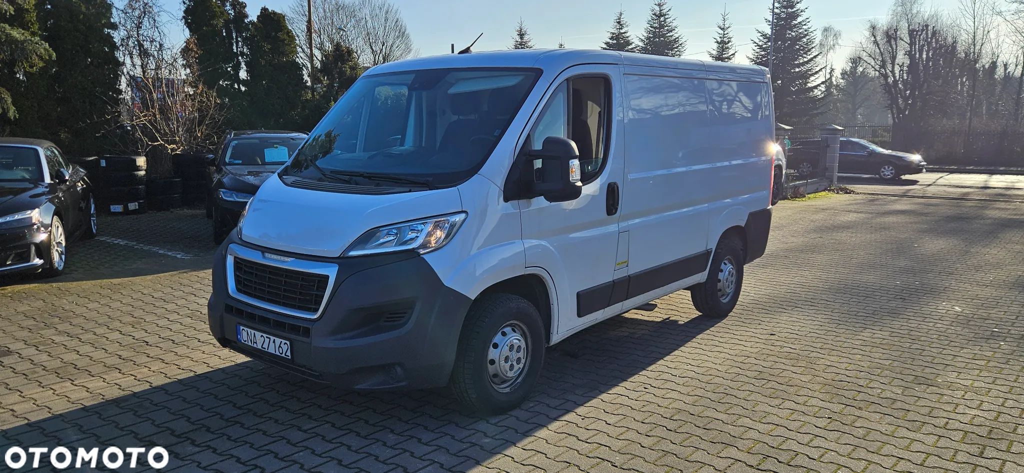 Peugeot Boxer Kombi 330 BlueHDi L1H1 - 1