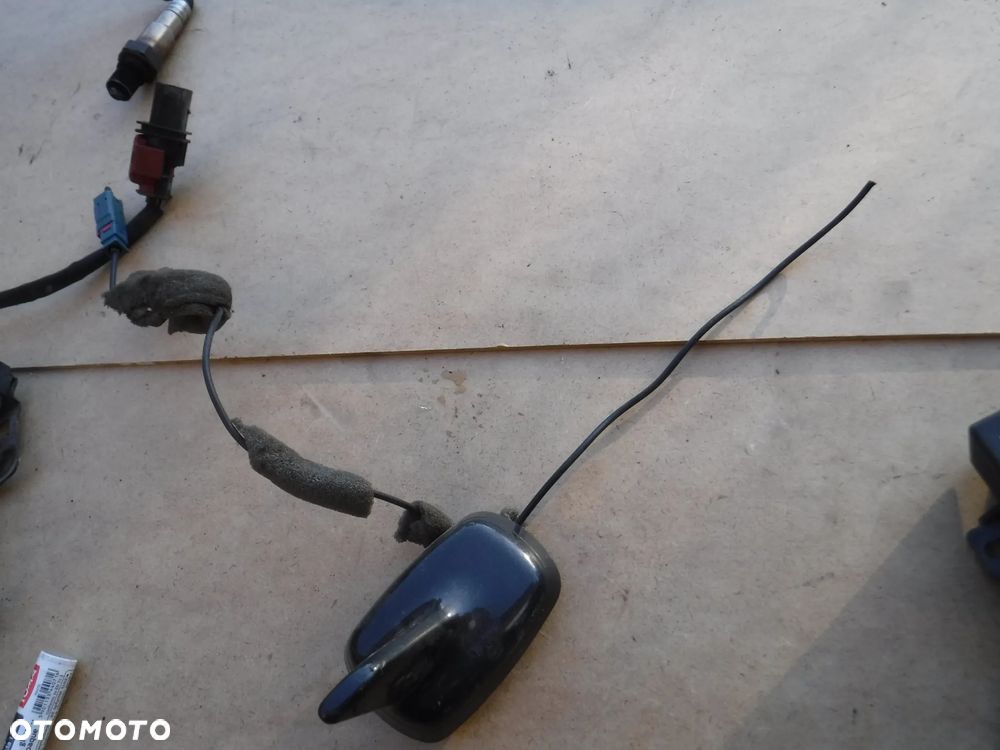 Audi Q7 4L  A8 D3 Seat Exeo A4 B7  antena GPS 4L0035503B rekin 4E0035500R 8E9035503T - 3