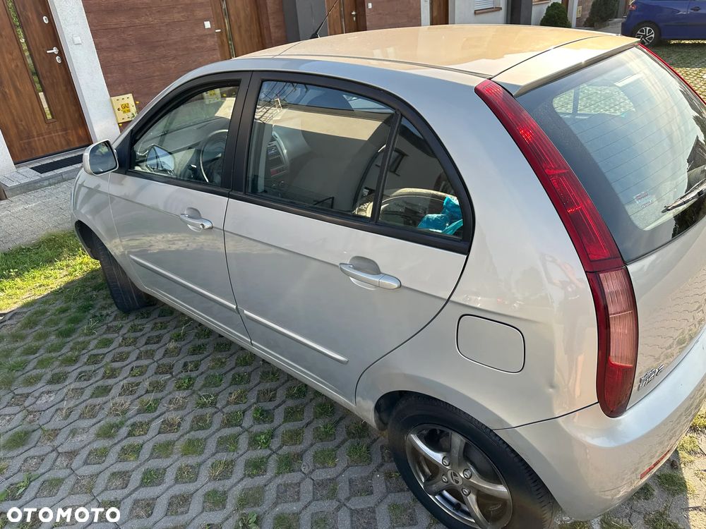 Tata Indica Vista 1.4 Safire - 15