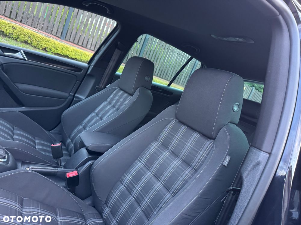 Volkswagen Golf 2.0 TDI DPF DSG GTD - 32